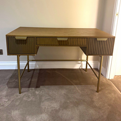 Dark wood desk brown - dark,