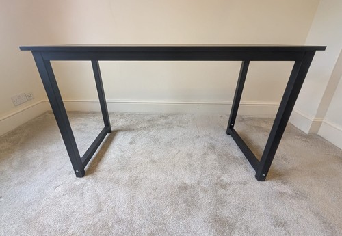 Minimalist computer desk - computer,